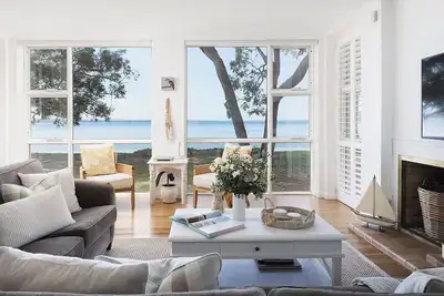 Image de Foreshore Beach House - Stunning waterfront home