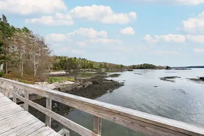 Image de A Beautiful Get Away on the Coast of Barter's Island