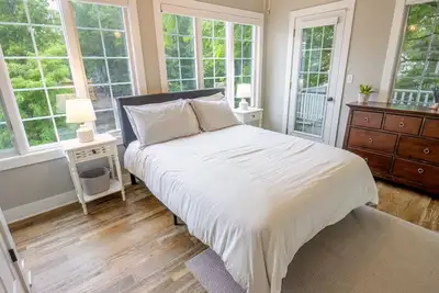 Image de 6 bed in Beachwalk Resort w/Pool, Lake, Golf Cart