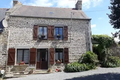 Image de Breton Farmhouse - Sleeps 8. Heated pool. 30 minutes from Mont Saint Michel.