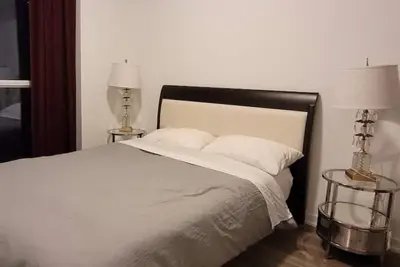 Image de Fairview Mall& Don mills Subway longterm 2+2Condo