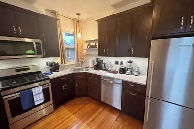 Image de 3br in S. Orange! Walk 2 Nyc Train!