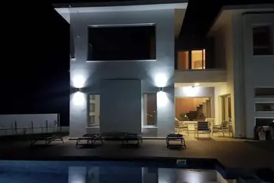 Image de Maximos Luxury Villa with Pool - Breakbooking - Cy