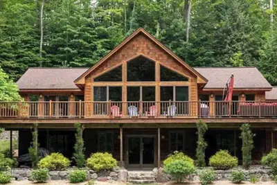 Image de Suttons Bay Therapy-Hot Tub/GameRoom/Fireplace/Ac