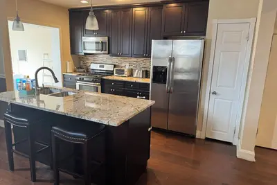 Image de Charming 4 Br 2Ba Duplex