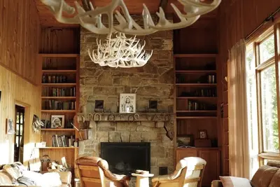 Image de Cozy Cabin on 84 acres with creek and spring fed pond