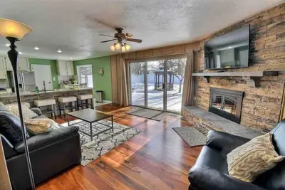 Lafayette Landing with Hot Tub, minutes from Purdue University