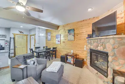 Image de Patio & Mountain Views: Central Grand Lake Condo!