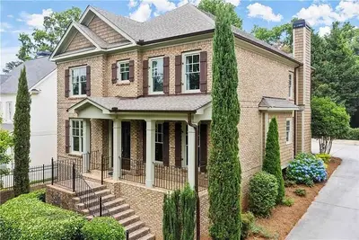 Image de Luxury Buckhead executive Oasis for Family or work