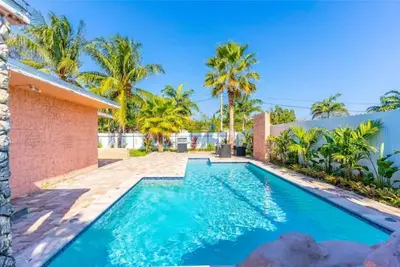 Image de Pool home with king-size bed in North Miami
