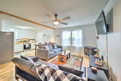 Image de In Golf Community w\/ Pool Access: Newland Cabin