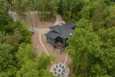 Image de The Curated Treehouse by Innsbrook Vacations!