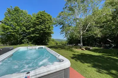 Image de Log Cabin w/Hot Tub minutes to Lake George Marina
