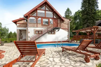 Image de Superbe maison Ă Novo Zvecevo avec.