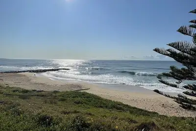 Image de Beachfront Sunny Unit Ocean Views Pet Ok