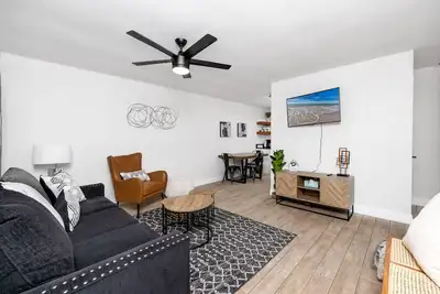 Image de Cozy remodeled home by beaches