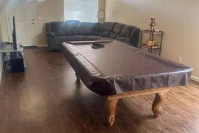 4 bfrm, couched, 10 minutes from Lvii at State Farm