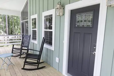 Image de Sugar Shack - Rustic charm meets modern amenities!