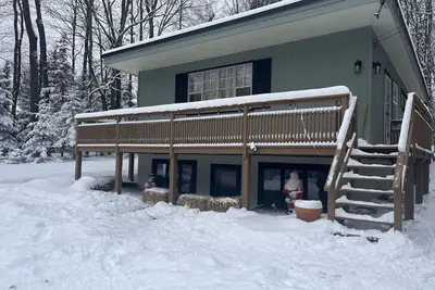 Image de Cozy home in the Adk, amazing location!