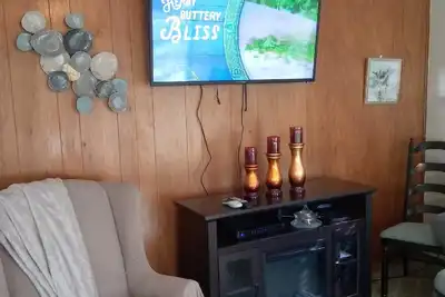 Image de Book The Talla-Calla Cottage! Close, Cozy, Convenient!