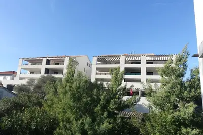 Image de Joli appartement pour 2 personnes avec Wifi, climatisation, Tv, terrasse et parking