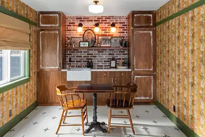 Image de Joe's Tavern [N+P Boutique Lodge]