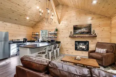 Image de Couples Retreat-Private Oasis-Hot Tub