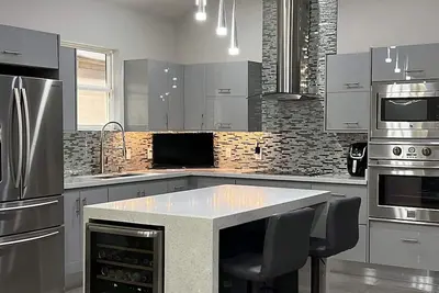 Image de Modern luxury house near to the newest restaurants