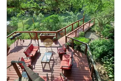 Image de Scenic Treehouse Apartment