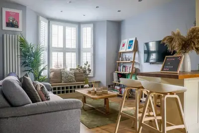 Image de Lovely 2 bed ground floor apartment + huge garden
