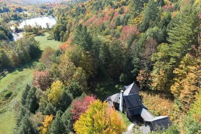Image de Large Vermont ski home on private scenic lot centrally located in the Mad River Valley