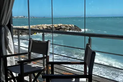 Image de Appartement climatisé de 94m2 vue mer, piscine 3 chambres terrasse de 50m2 Pkg