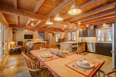 Image de The Back Cabin - Payette lake access - Quiet - Cozy - Wooded setting
