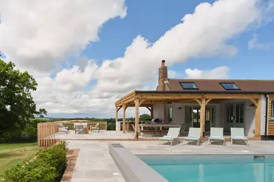 Image de Peaceful cottage with great views and spa facilities