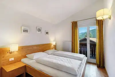 Image de Appartement \"Kriendl Nr 3\" avec vue sur les montagnes, jardin partagé et Wi-Fi.