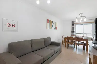 Image de Appartement \"Apartamento Girassol\" avec Wi-Fi & A/C
