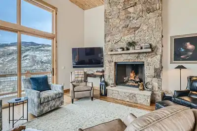 Image de Silver Vista - Private Firepit, Tesla Charger, 3 Primary King Bedrooms