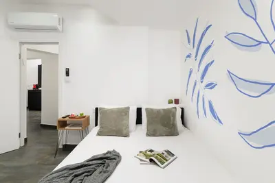 Image de 2 Bedroom Apt next to the beach and dizingov center