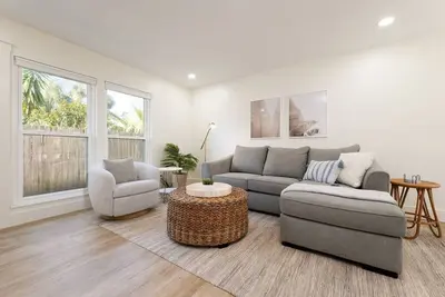 Image de Be A Nomad | Bright and easy access to ocean - A