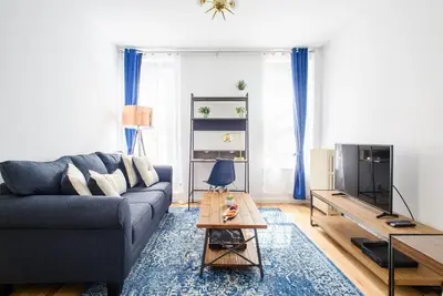 Image de 428- Spacious Prime Midtown 2br Newly furnished