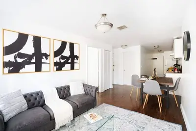 Image de 1435-3  3 Bedrooms 2Bath W/D Prime Upper East