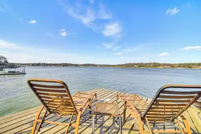 Image de Grove Lake House w/ Boat Dock & Outdoor Spots!