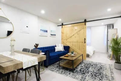 Image de 75-3a 3Br Duplex Prime Ues W/D in unit Sleeps 6