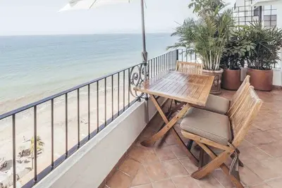 Image de Ocean view 2Br Condo-Balcony-Beach-Pool - 908