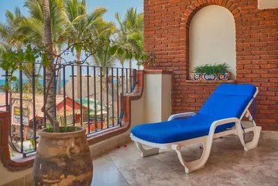 Image de Ocean view 2Br Condo-Balcony-Beach-Pool - 204