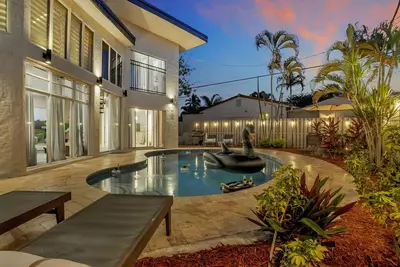 Image de Stunning 2 Story Villa with Pool