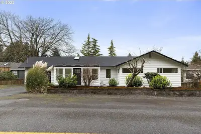 Image de Centrally located Cozy fully remodeled mid century house in lake Oswego