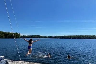 Image de Lakefront Cottage on beautiful Lake Maranacook in Winthrop, Me.