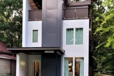 Image de New Modern Home - 5 min walk to Georgia Tech, Sleep 14