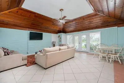 Image de B Relaxing waterfront 3bdrm 2bath countryside home!